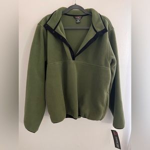 NWT green L.L. Bean size large, regular fleece half zip